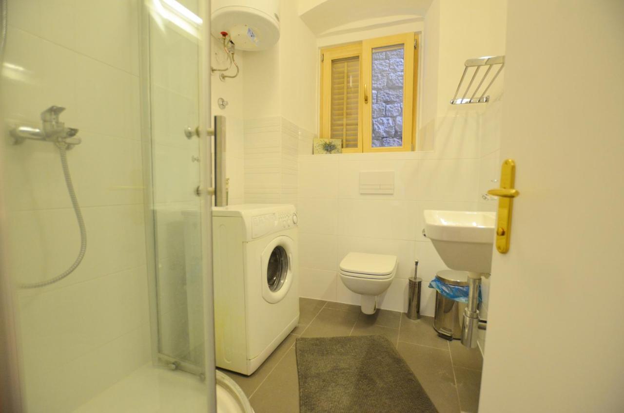 Leko Old Town Apartment Ровінь Екстер'єр фото