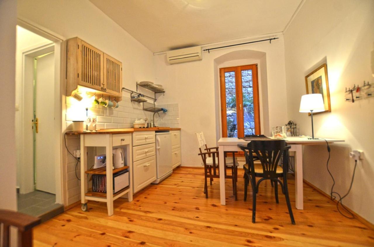 Leko Old Town Apartment Ровінь Екстер'єр фото